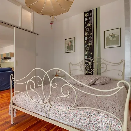 Apartments Mandarina Mali Losinj Room photo