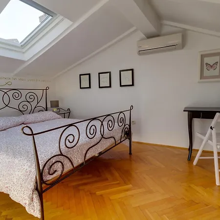 Apartments Mandarina Mali Losinj Room photo