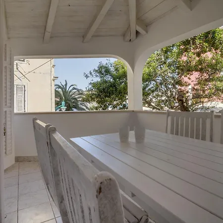 Apartments Mandarina Mali Losinj Room photo