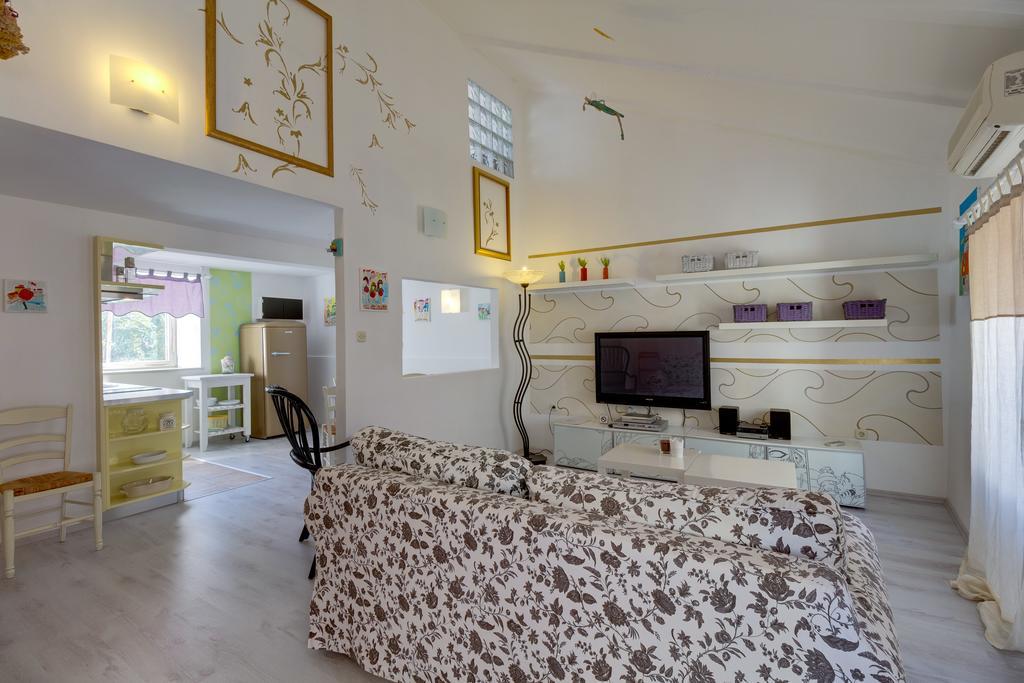 Mandarina Apartment